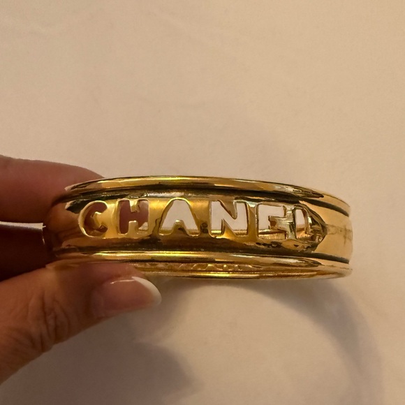 CHANEL vintage 1980s Bangle Bracelet with COA